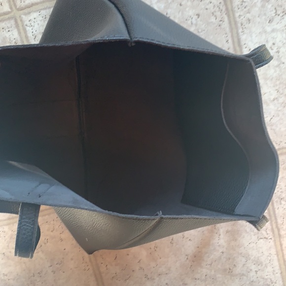 Black Vince Camuto tote - Picture 5 of 5